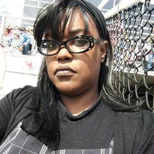 Meet your Posher, Janelle